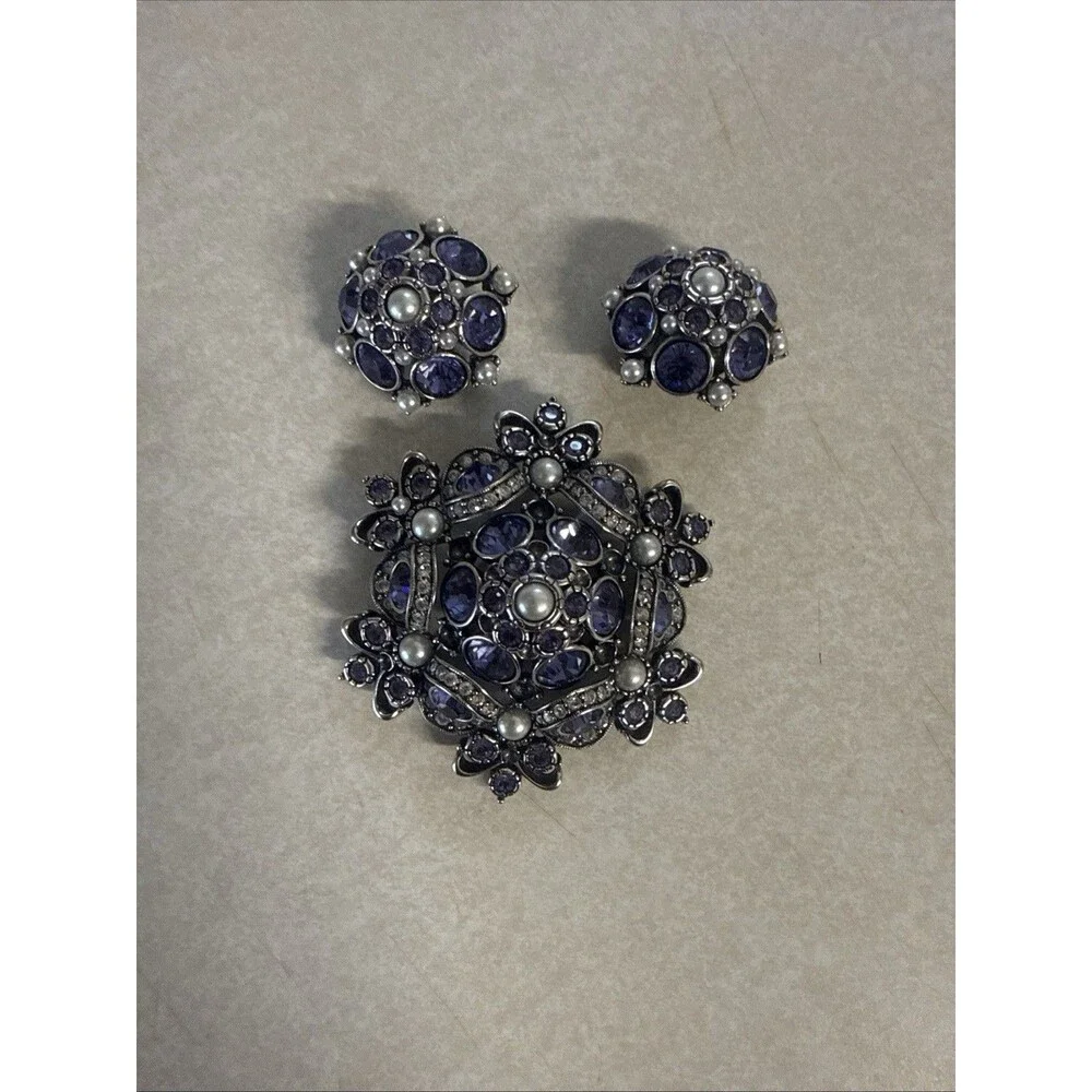 JOAN RIVERS SIGNED SILVER TONE PURPLE CRYSTAL FAUX PEARL BROOCH PIN/ EARRING SET
